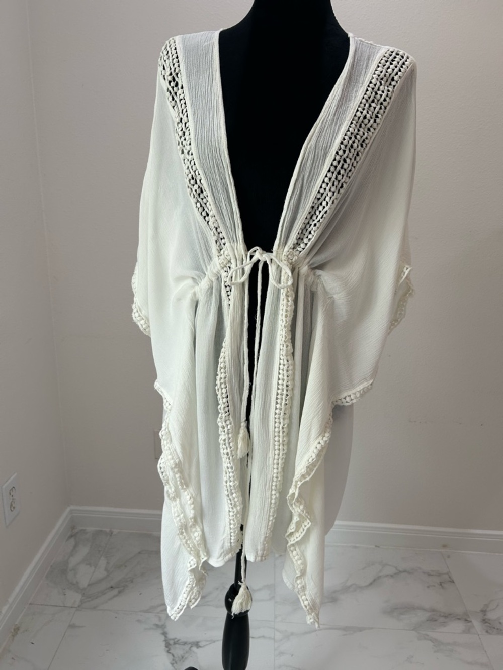 Buc-ee’s White Crochet-Trim Sheer Kimono Swimwear Cover-Up, L/XL